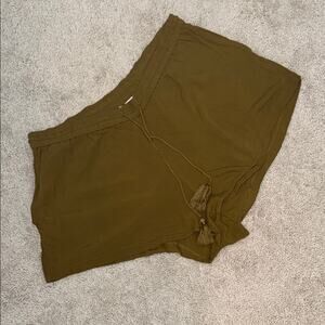 H&M Olive Green Casual Pull On Shorts Women's Size 16